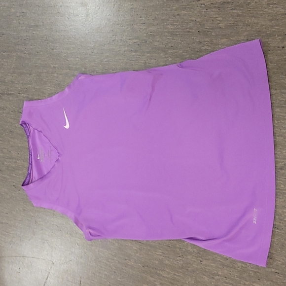 Nike Tops - 3/25❤️Nike Dry-Fit  pro combat tank.